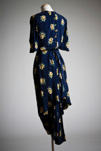 שמלות ערב צנועות למבוגרות