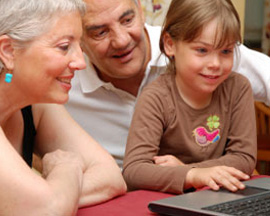 בני 10 מלמדים מבוגרים