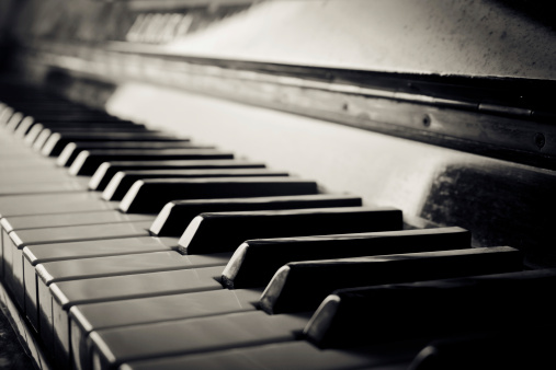 בריאות ופנאי - נגינה על פסנתר