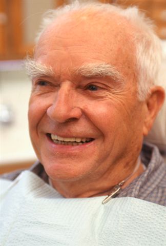 איך שומרים על השיניים גם בגיל מתקדם?