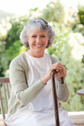 האם ואיך מקל הליכה יכול להיות אביזר אופנתי