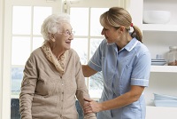 חמישה טיפים לבחירת חברת שירותי סיעוד טובה