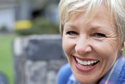 סיבות לאובדן שיניים בגיל השלישי