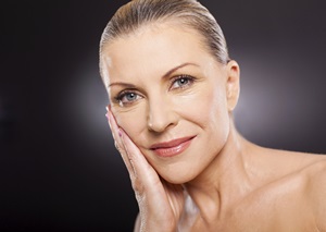 עיצוב גבות בגיל מבוגר